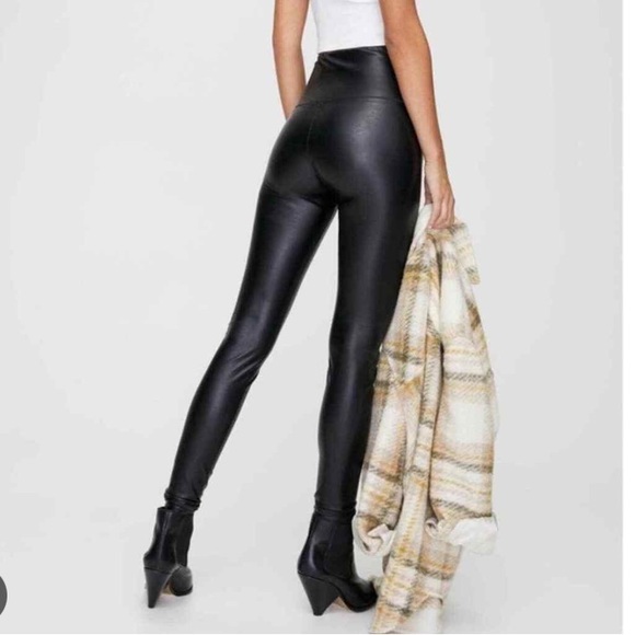 Aritzia Daria Pant - Picture 2 of 4